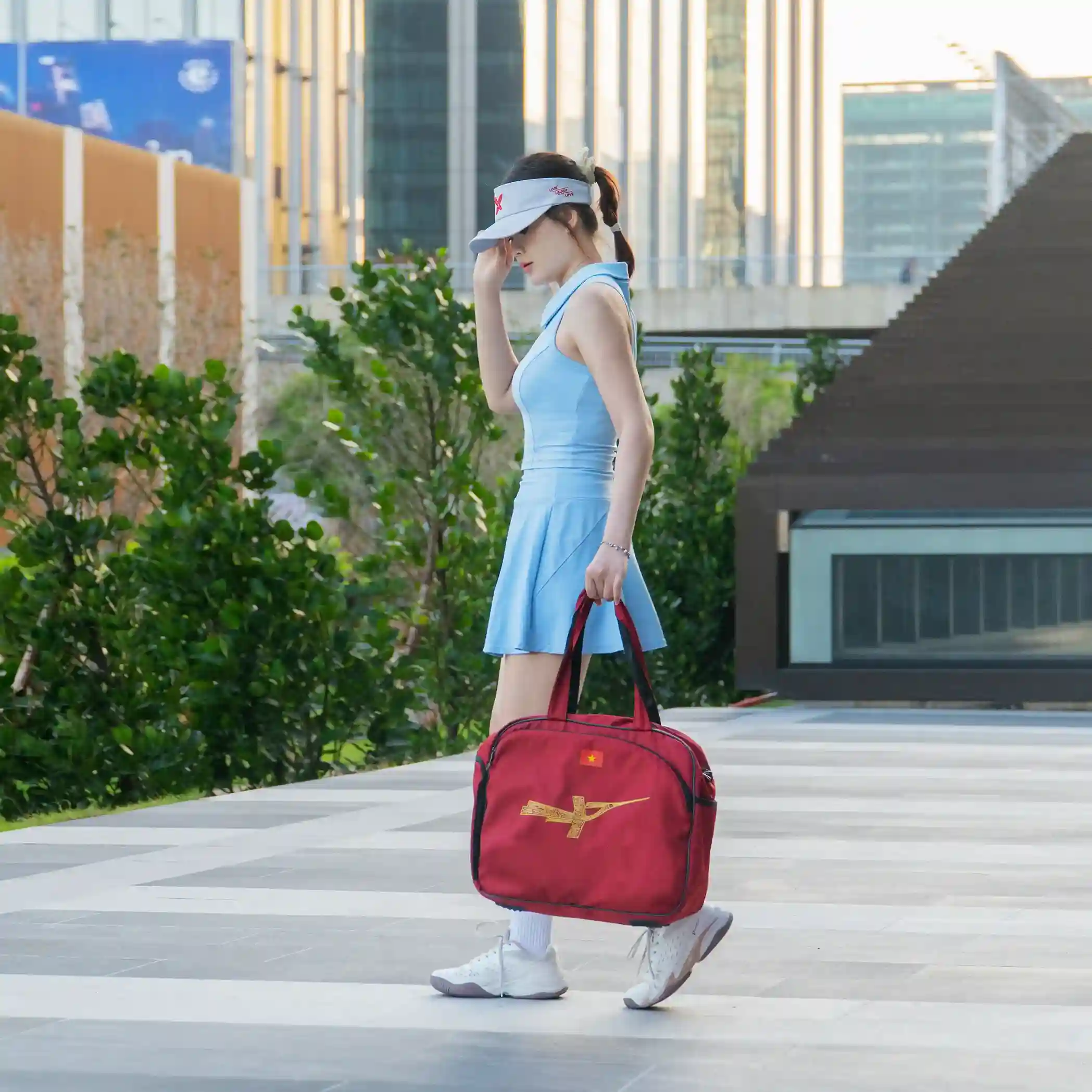 túi pickleball thời trang màu đỏ rượu vang